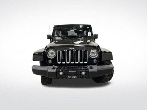 Used 2017 Jeep Wrangler Unlimited Sahara w/ Connectivity Group image 10