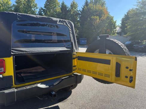 Used 2009 Jeep Wrangler X image 17