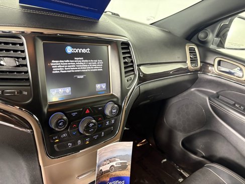 Used 2017 Jeep Grand Cherokee Overland image 18
