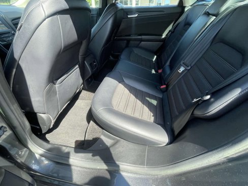 Used 2018 Ford Fusion SE w/ Equipment Group 201A image 11