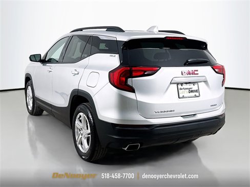 Used 2018 GMC Terrain SLE w/ Driver Convenience Package image 5