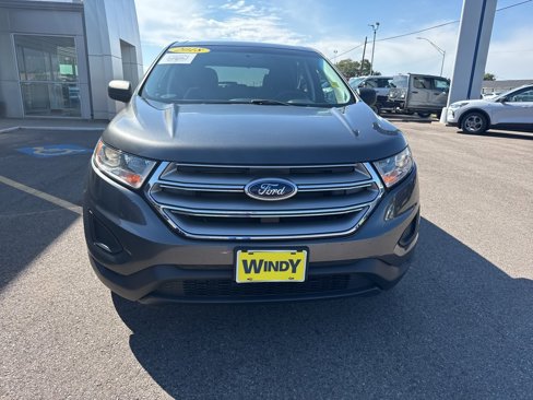 Used 2018 Ford Edge SE image 2