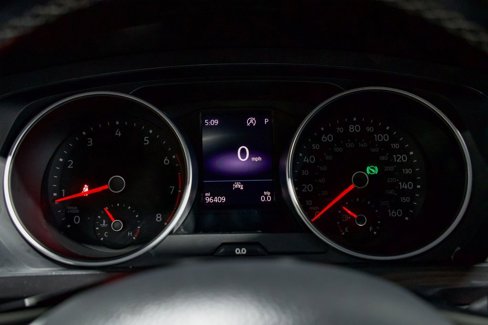 Used 2020 Volkswagen Tiguan SE R-Line image 18
