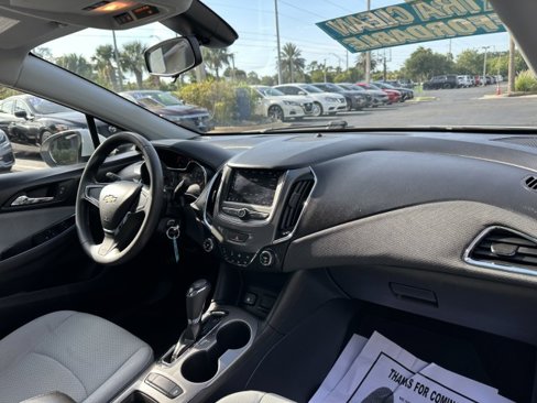 Used 2019 Chevrolet Cruze LS image 27