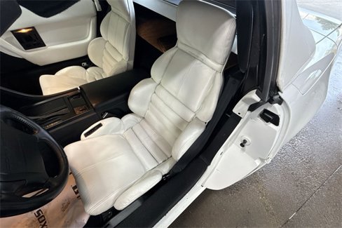 Used 1992 Chevrolet Corvette Convertible image 11