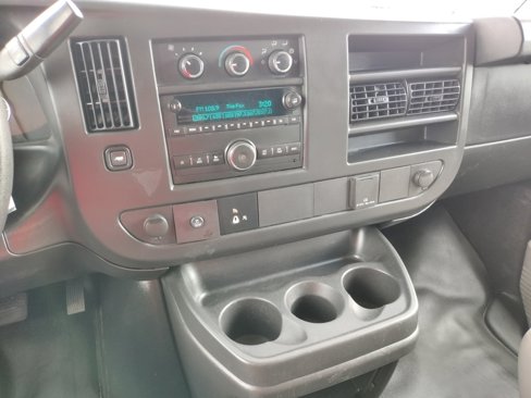 Used 2016 Chevrolet Express 2500 image 3
