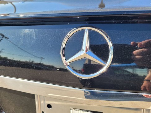 Used 2015 Mercedes-Benz E 400 Sedan w/ Lighting Package image 10