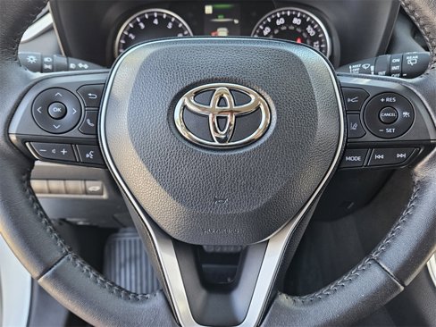 Used 2022 Toyota RAV4 XLE Premium image 35