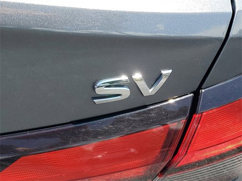 Used 2022 Nissan Versa SV image 10