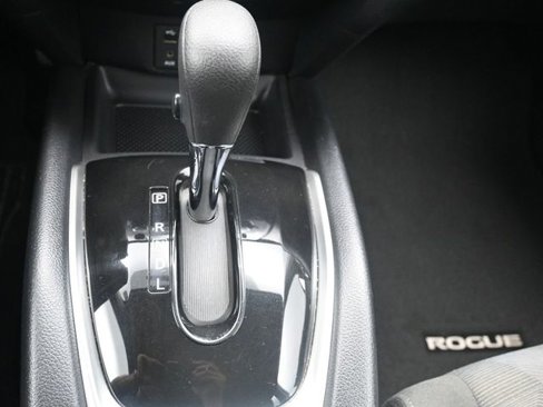 Used 2016 Nissan Rogue SV image 21