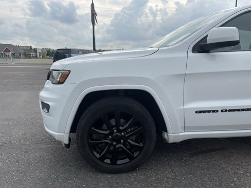 Used 2018 Jeep Grand Cherokee Altitude image 10