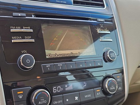 Used 2014 Nissan Altima 2.5 SV image 18