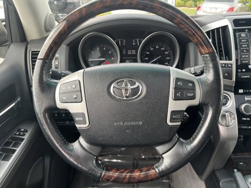 Used 2014 Toyota Land Cruiser image 27