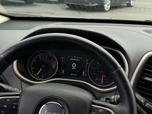 Used 2016 Jeep Cherokee Sport w/ Cold Weather Group image 9