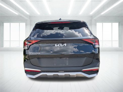 Used 2023 Kia Sportage LX image 4
