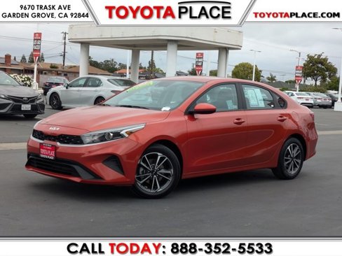 Used 2023 Kia Forte LXS image 1