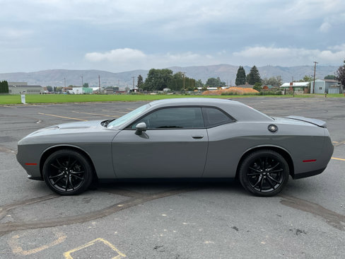 Used 2018 Dodge Challenger SXT w/ Blacktop Package image 6