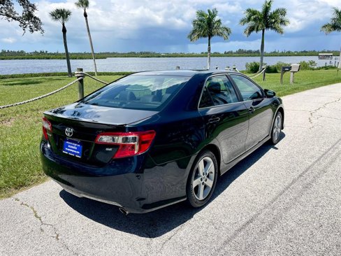 Used 2014 Toyota Camry SE image 17