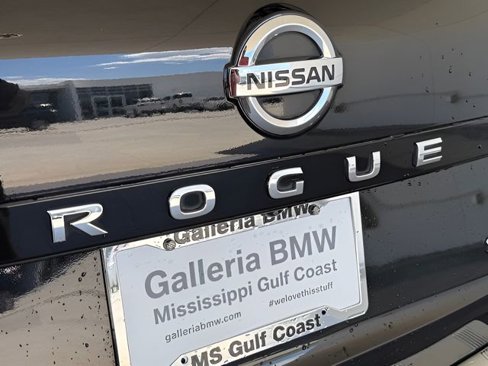 Used 2021 Nissan Rogue SV image 9