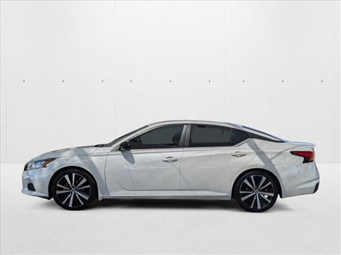 Used 2022 Nissan Altima 2.0 SR image 9