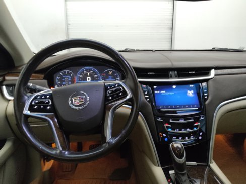 Used 2013 Cadillac XTS Premium image 22
