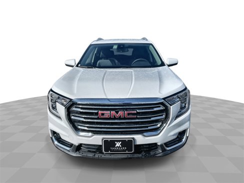 Used 2024 GMC Terrain SLT image 3