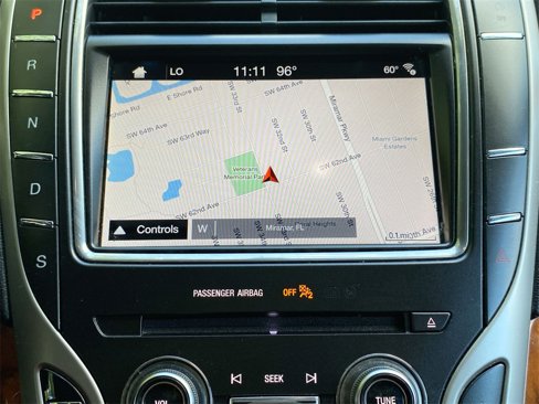 Used 2019 Lincoln Nautilus Reserve image 14