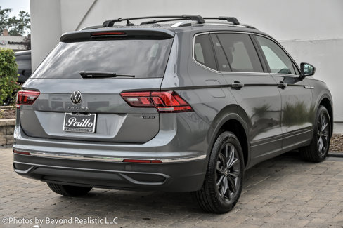 Used 2024 Volkswagen Tiguan SE w/ Panoramic Sunroof Package image 8