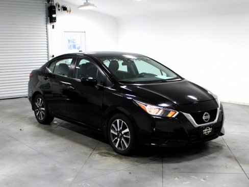 Used 2022 Nissan Versa SV image 34