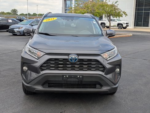 Used 2021 Toyota RAV4 XLE image 2