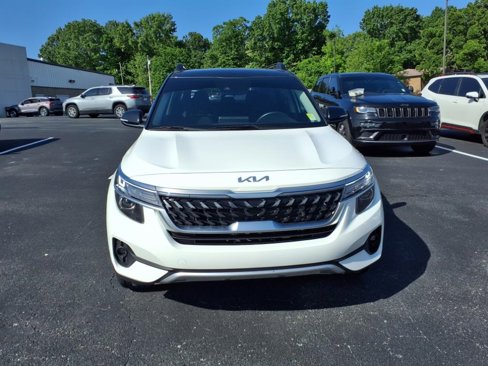 Used 2023 Kia Seltos Nightfall Edition image 2