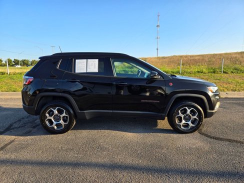 Used 2022 Jeep Compass Trailhawk image 2