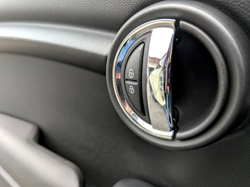 Used 2015 MINI Cooper 2-Door Hardtop image 22