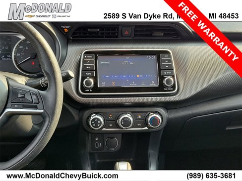 Used 2020 Nissan Kicks S image 21