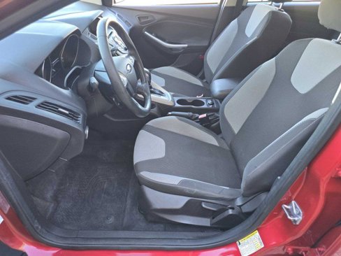 Used 2012 Ford Focus SE w/ SE Sport Pkg image 8