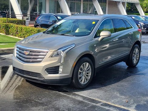 Used 2018 Cadillac XT5 Luxury w/ Driver Awareness Package image 21
