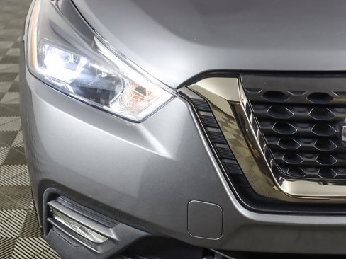 Used 2019 Nissan Kicks SR image 10