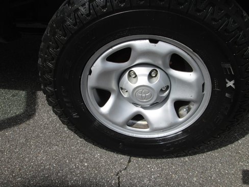 Used 2012 Toyota Tacoma 4x4 Regular Cab image 11