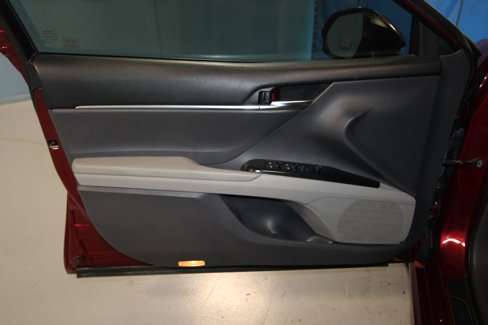Used 2018 Toyota Camry SE image 5