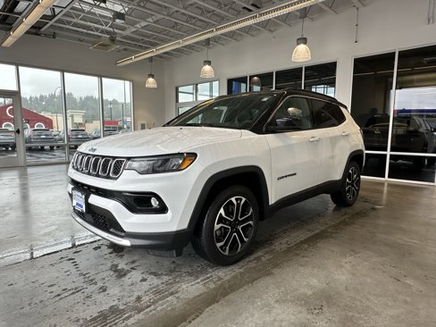 Used 2024 Jeep Compass Limited image 6