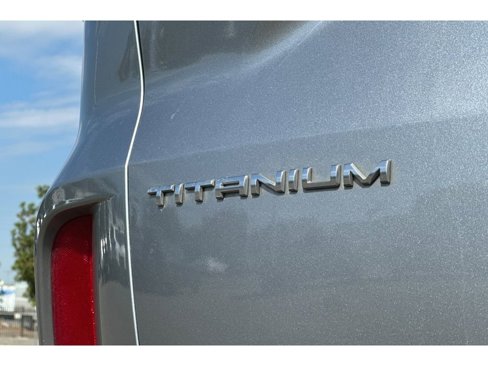 Used 2021 Ford Escape Titanium image 16