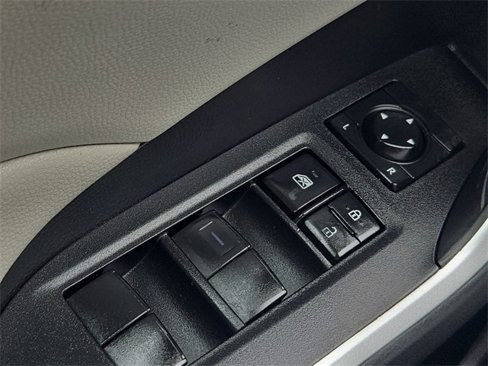 Used 2021 Toyota RAV4 XLE image 28