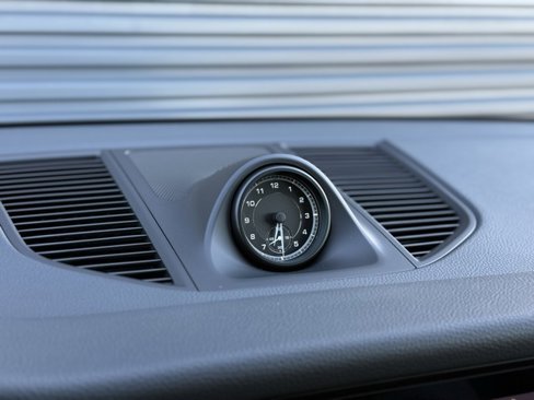 Certified 2025 Porsche Macan image 20