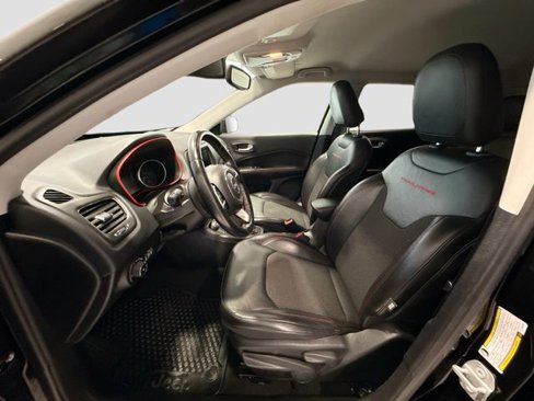 Used 2020 Jeep Compass Trailhawk image 19