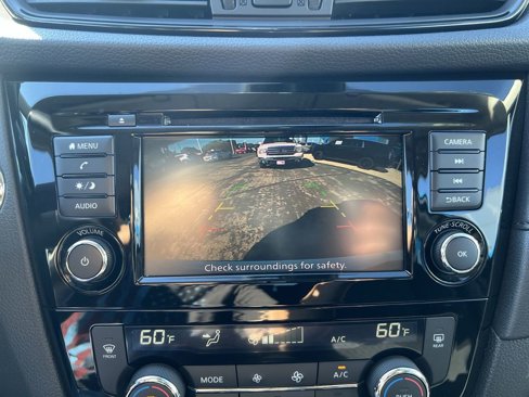 Used 2020 Nissan Rogue SV image 14