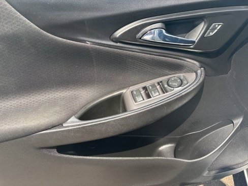 Used 2018 Chevrolet Malibu LT image 13