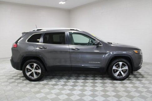 Used 2019 Jeep Cherokee Limited w/ Luxury Group image 8