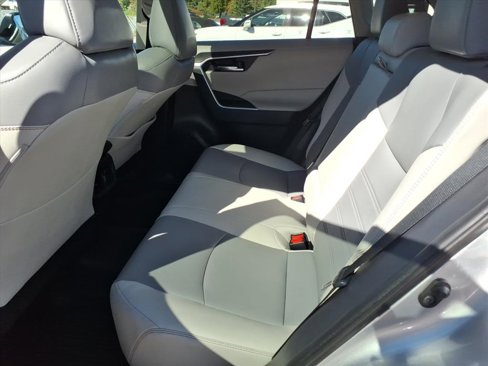 Used 2019 Toyota RAV4 XLE Premium image 15