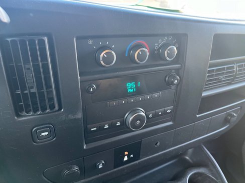Used 2012 Chevrolet Express 2500 image 21