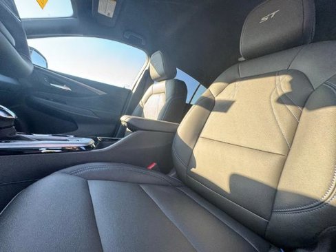 New 2025 Buick Envista Sport Touring w/ Convenience I Package image 20